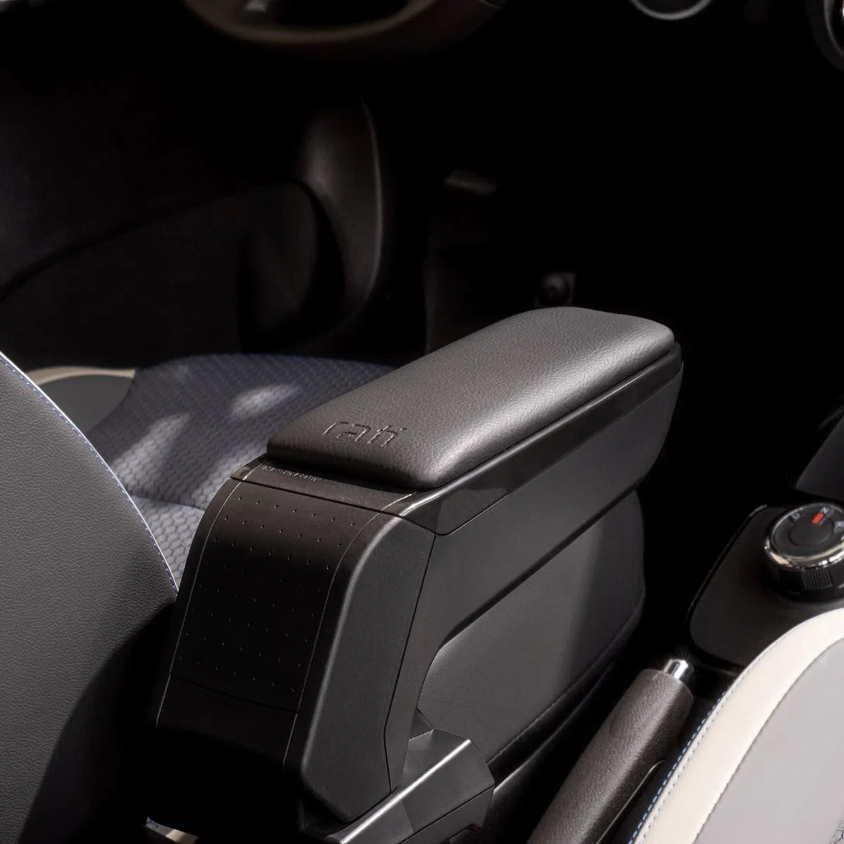 Rati Armster S Bracciolo adatto per Dacia Spring 2024-2025 [nero, pelle vegana] Bracciolo centrale con vano portaoggetti